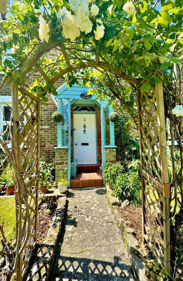 Garden Cottage - 3 Bedroom Close To Town And Beach Борнмут Экстерьер фото